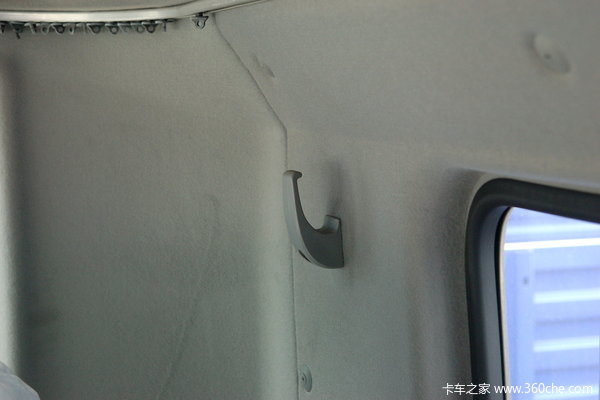 江淮 格尔发A3系列重卡 200马力 6X2 栏板载货车(厢长8.5米)(HFC1201KR1K3)驾驶室图（44/47）