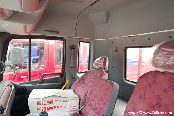 江淮 格尔发A3系列重卡 180马力 6X2 栏板载货车(HFC1257K1R1T)驾驶室图（26/33）