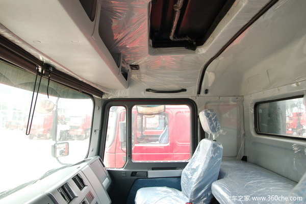 陕汽 德龙F2000重卡 300马力 6X4 自卸底盘车(SX3255DN3841)驾驶室图（43/53）