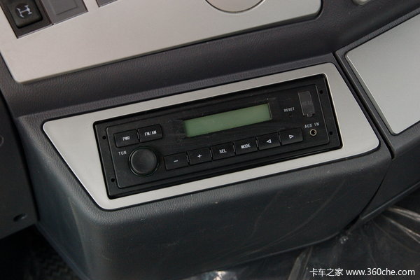 陕汽 德龙F2000重卡 300马力 6X4 自卸底盘车(SX3255DN3841)驾驶室图（29/53）