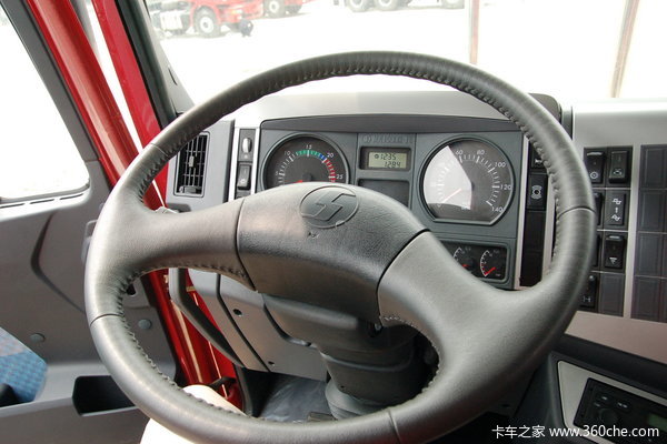 陕汽 德龙F2000重卡 300马力 6X4 自卸底盘车(SX3255DN3841)驾驶室图（17/53）