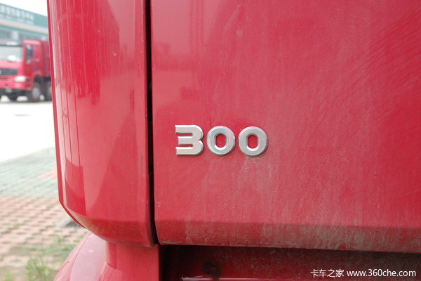 陕汽 德龙F2000重卡 300马力 6X4 自卸底盘车(SX3255DN3841)外观图（17/18）