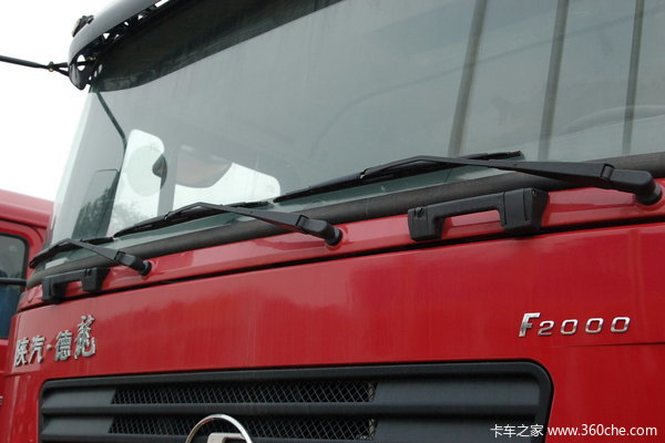 陕汽 德龙F2000重卡 300马力 6X4 自卸底盘车(SX3255DN3841)外观图（4/18）