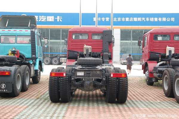 陕汽 德龙F2000重卡 300马力 6X4 自卸底盘车(SX3255DN3841)外观图（2/18）