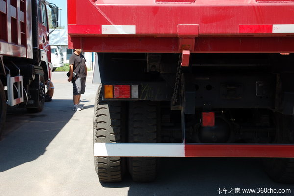 红岩 新大康重卡 290马力 6X4 自卸车(5.4米厢长)(CQ3254TMG384)底盘图（16/32）