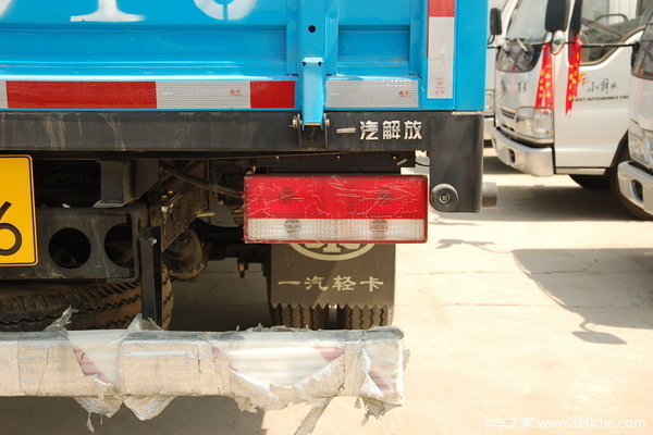 一汽通用 小解放 120马力 5.1米单排栏板载货车(CA1051K26L4-3)底盘图（10/20）