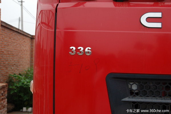 华菱重卡 336马力 6X4 自卸车(平顶卧铺)(HN3250P34C9M3)外观图（8/19）