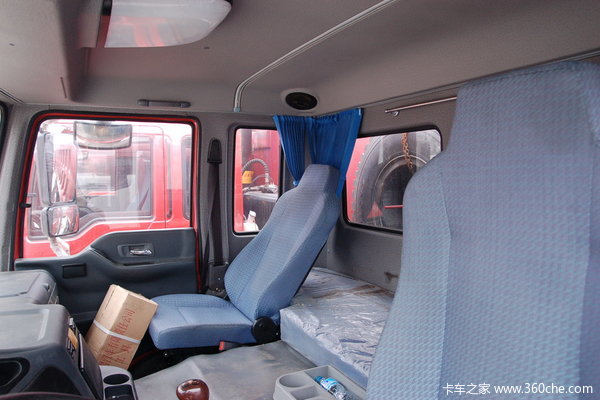 红岩 新大康重卡 290马力 8X4 自卸车(CQ3304TMG366)驾驶室图（31/35）