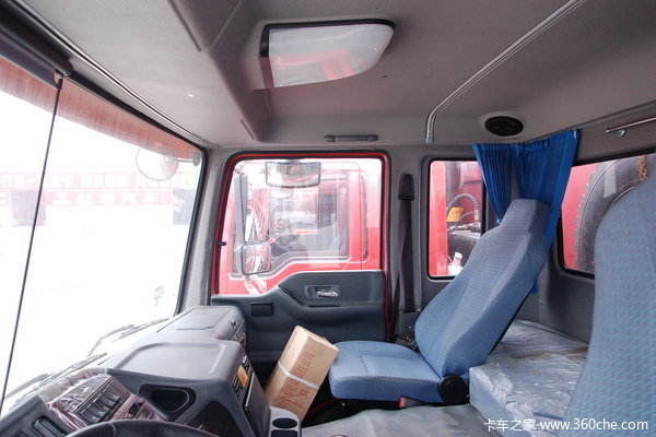 红岩 新大康重卡 290马力 8X4 自卸车(CQ3304TMG366)驾驶室图（30/35）