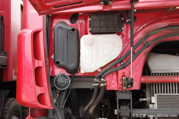 红岩 新大康重卡 290马力 8X4 自卸车(CQ3304TMG366)外观图（11/19）