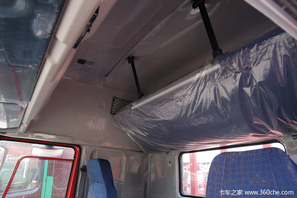 中国重汽 HOWO重卡 290马力 8X4 栏板载货车(ZZ1317M4669V)驾驶室图（48/50）