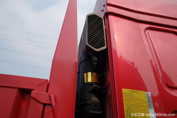 中国重汽 HOWO重卡 290马力 8X4 栏板载货车(ZZ1317M4669V)外观图（23/23）