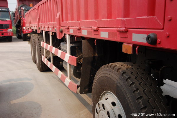 中国重汽 HOWO重卡 290马力 8X4 栏板载货车(ZZ1317M4669V)上装图（5/5）