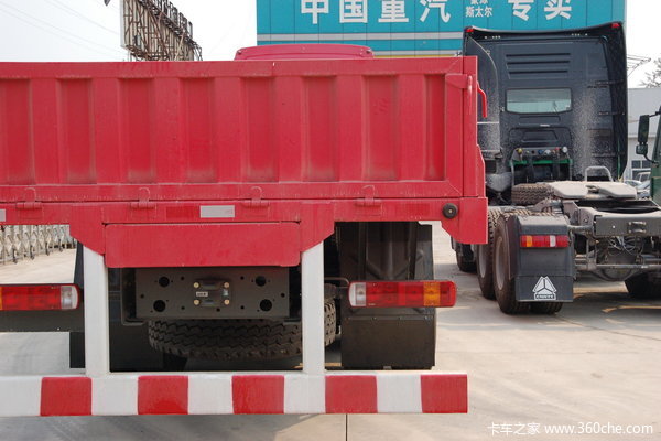 中国重汽 HOWO重卡 290马力 8X4 栏板载货车(ZZ1317M4669V)上装图（4/5）