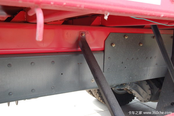 中国重汽 HOWO重卡 290马力 8X4 栏板载货车(ZZ1317M4669V)底盘图（10/24）