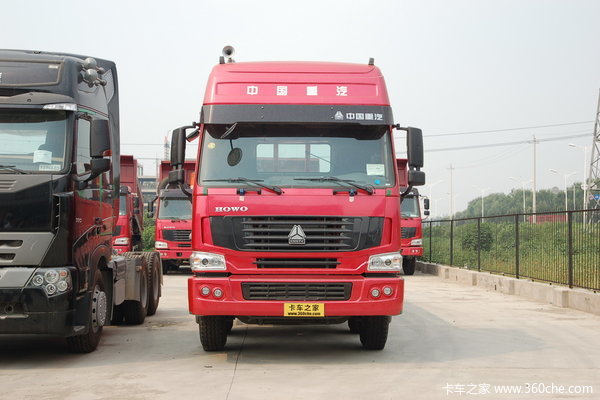 中国重汽 HOWO重卡 290马力 8X4 栏板载货车(ZZ1317M4669V)外观图