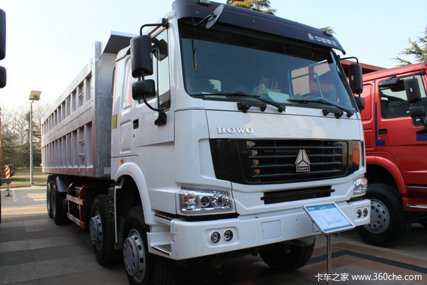 中国重汽 HOWO重卡 336马力 8X4 全铝制自卸车(QDZ3310ZH46W)外观图（2/3）