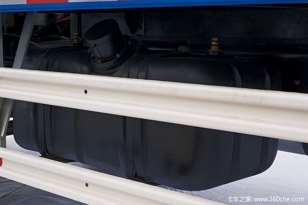 东风柳汽 乘龙609中卡 160马力 4X2 厢式载货车(LZ5165XXYRAP)底盘图（1/13）