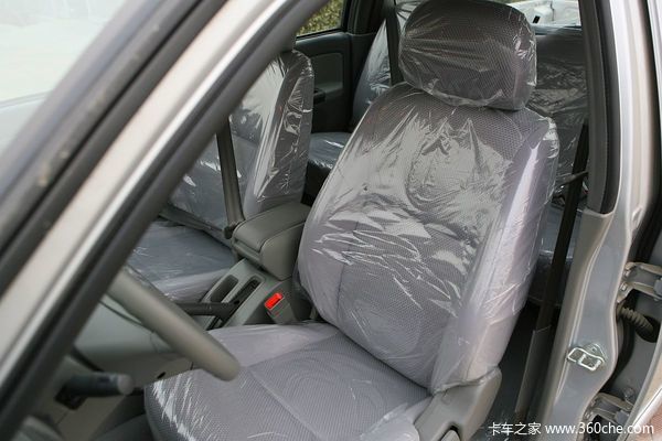 2011款长城 风骏3 标准型 财富版 2.2L汽油 小双排皮卡驾驶室图（19/34）