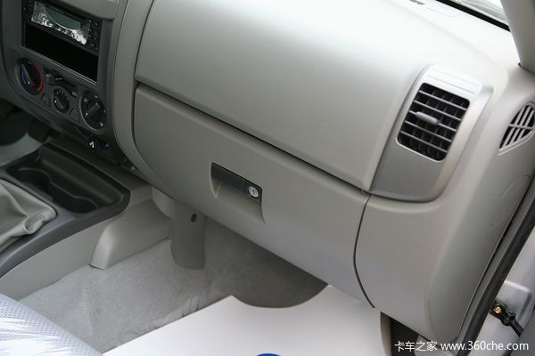 2011款长城 风骏3 标准型 财富版 2.2L汽油 小双排皮卡驾驶室图（11/34）
