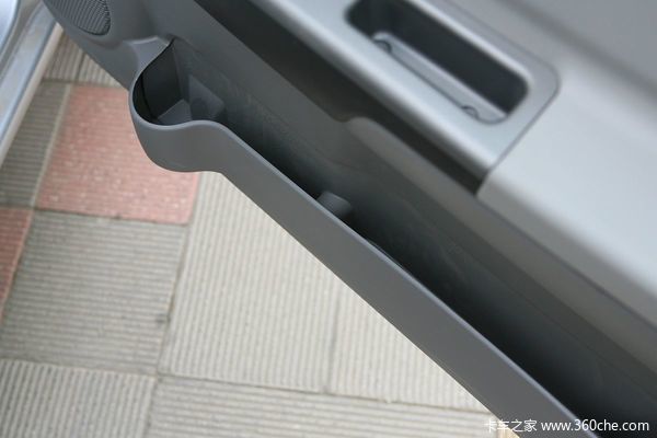 2011款长城 风骏3 标准型 财富版 2.2L汽油 小双排皮卡驾驶室图（7/34）