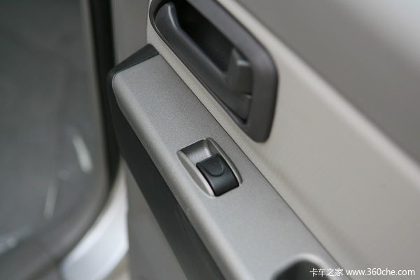 2011款长城 风骏3 标准型 财富版 2.2L汽油 小双排皮卡驾驶室图（5/34）