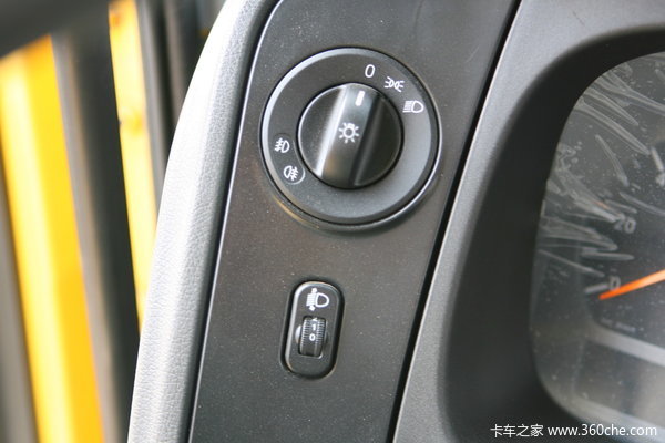 奔驰 Axor重卡 280马力 4X2 专用车(底盘)驾驶室图（7/24）