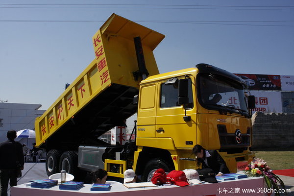 江铃重汽 远威重卡 280马力 6X4 CNG自卸车(SXQ3250M5N-4)外观图（4/16）