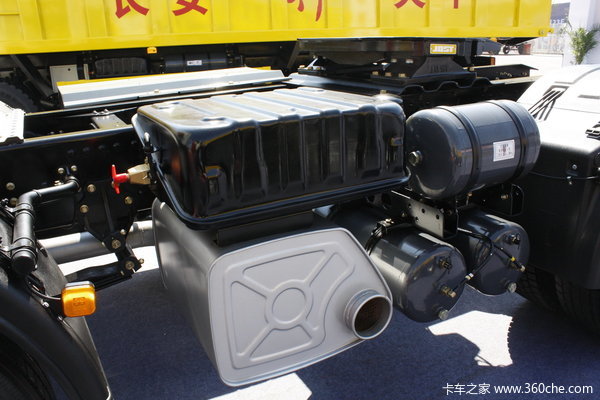 江铃重汽 远威重卡 350马力 8X4 LNG自卸车(SXQ3310M7N-4)底盘图（7/22）
