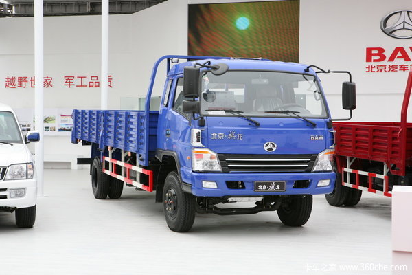 北京 旗龙中卡 136马力 4X2 栏板载货车(BJ1126PPU91)外观图