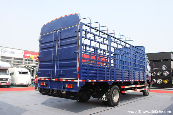 东风柳汽 乘龙609中卡 140马力 4X2 排半仓栅载货车(LZ5163CSRAP) 上装图（4/7）