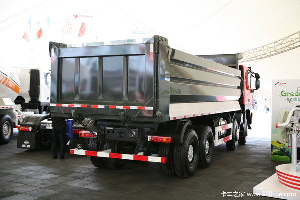 红岩 杰狮重卡 340马力 8X4 自卸车(CQ3314GHTG336)上装图（2/8）