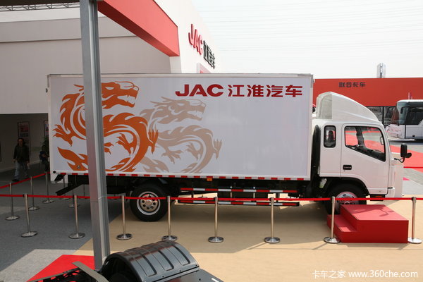 江淮帅铃III 156马力 4X2 6.2米排半厢式载货车(HFC1083)上装图（3/3）