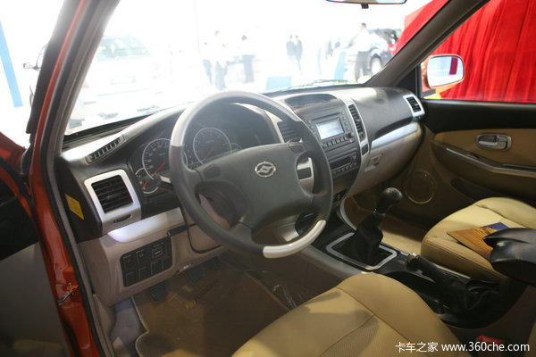 2009款黄海 大柴神 豪华型 2.4L汽油 四驱 双排皮卡驾驶室图（2/18）