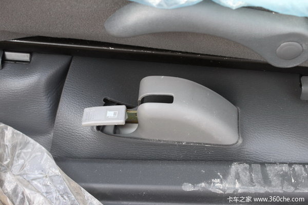 福田 萨普V3 豪华版 2.3L汽油 双排皮卡驾驶室图（22/29）