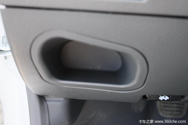 福田 萨普V3 豪华版 2.3L汽油 双排皮卡驾驶室图（14/29）