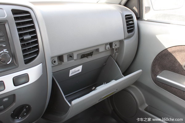 福田 萨普V3 豪华版 2.3L汽油 双排皮卡驾驶室图（11/29）