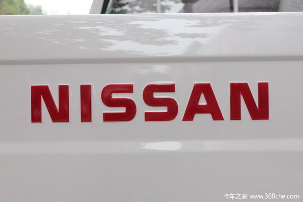 2011款郑州日产 高级型 2.4L汽油 四驱 双排皮卡外观图（20/35）