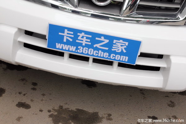 2011款郑州日产 高级型 2.4L汽油 四驱 双排皮卡外观图（14/35）