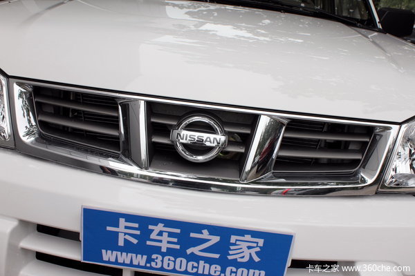 2011款郑州日产 高级型 2.4L汽油 四驱 双排皮卡外观图（13/35）