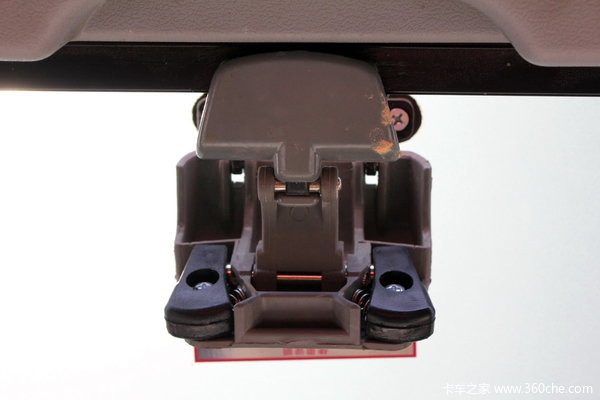 青岛解放 赛龙中卡 140马力 4X2 栏板载货车(2010款)(CA1145PK2L2AEA80)驾驶室图（50/71）
