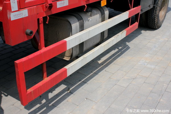 青岛解放 赛龙中卡 140马力 4X2 栏板载货车(2010款)(CA1145PK2L2AEA80)底盘图（5/41）