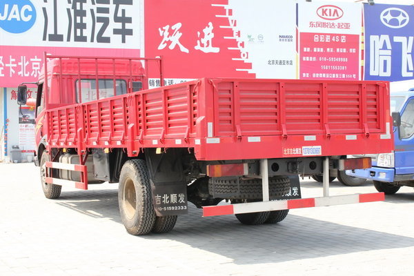 青岛解放 赛龙中卡 140马力 4X2 栏板载货车(2010款)(CA1145PK2L2AEA80)上装图
