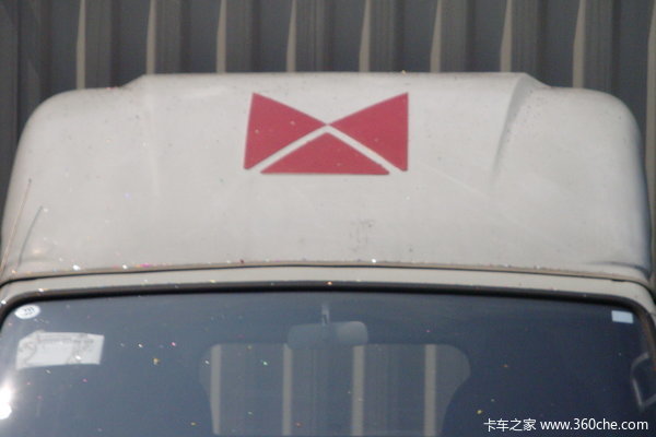 江铃 凯威中卡 156马力 4X2 排半厢式载货车(JX5090XXYXPRC2)外观图（12/15）