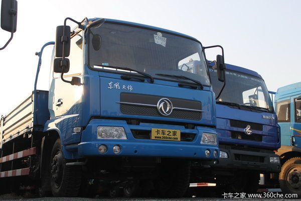 东风 天锦中卡 140马力 4X2 排半栏板载货车(DFL1160BX7)外观图（4/26）