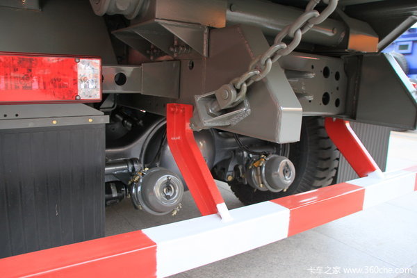 中国重汽 金王子重卡 266马力 8X4 自卸车(ZZ3311M3661C1/L1WAZ-32)底盘图（8/9）