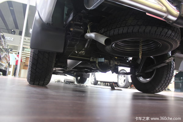 2011款郑州日产 东风锐骐 标准型 3.0L柴油 双排皮卡底盘图（2/4）