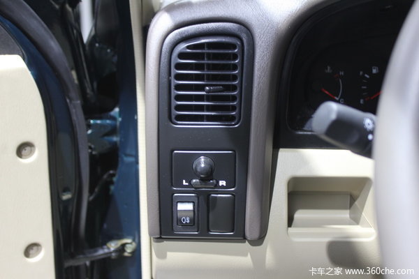 2011款郑州日产 东风锐骐 标准型 3.0L柴油 双排皮卡驾驶室图（11/13）