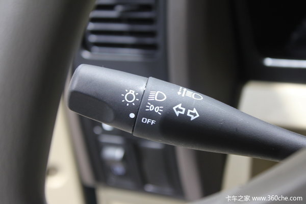 2011款郑州日产 东风锐骐 标准型 3.0L柴油 双排皮卡驾驶室图（9/13）