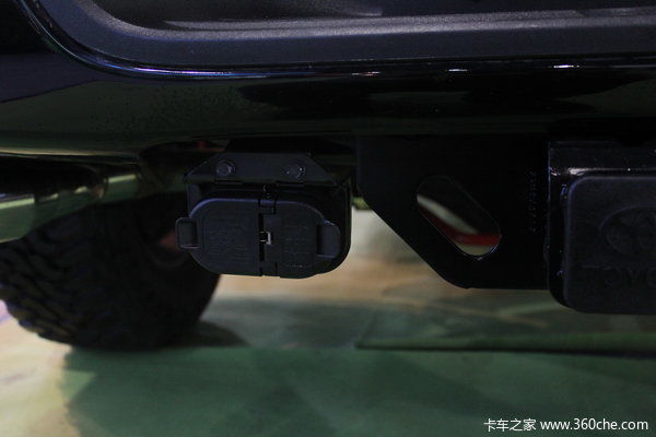 丰田 坦途5700 4.7L柴油 四驱 双排皮卡底盘图（4/9）